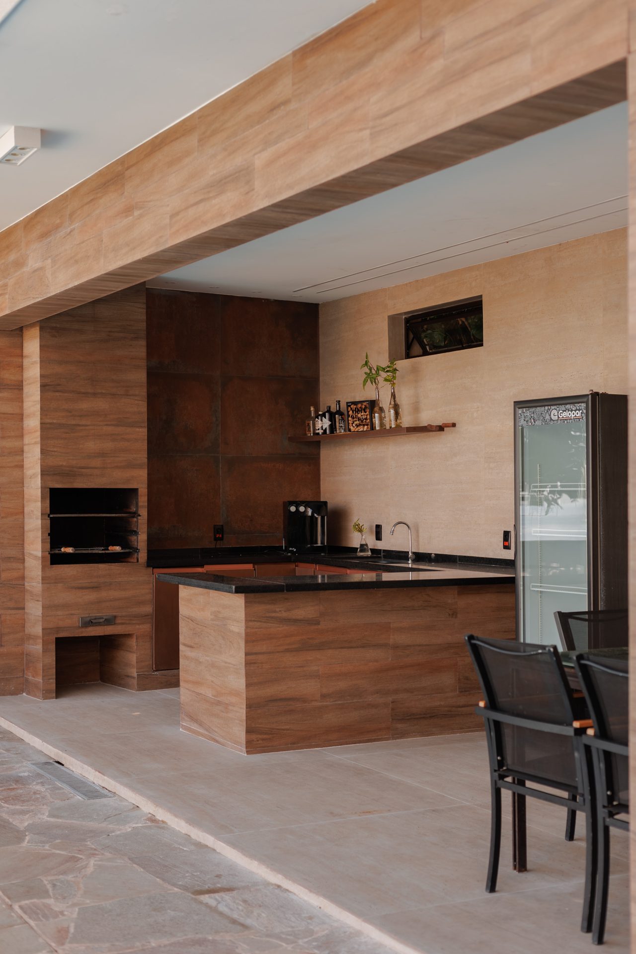 Cozinha gourmet externa com churrasqueira