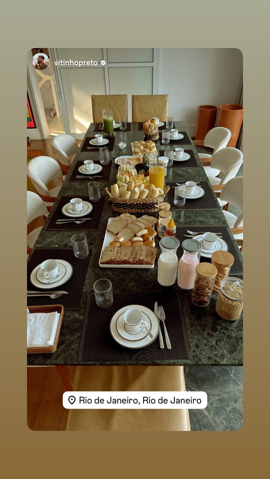 Breakfast na sala — story real de hóspede